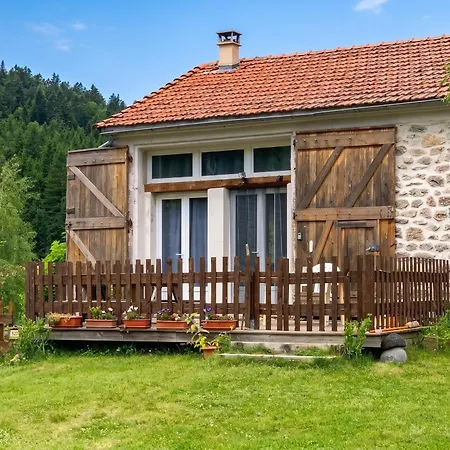 Maison Confortable Avec Jardin A Borne 80 M² *