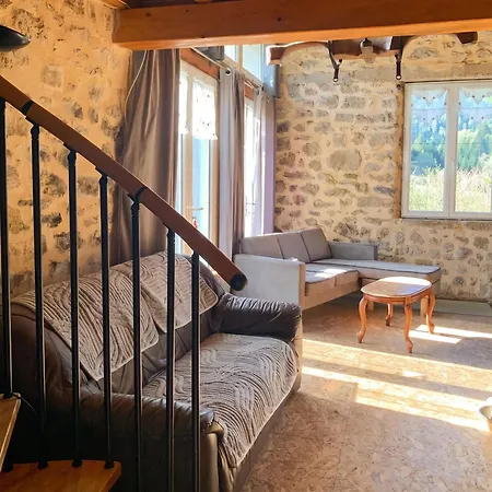 Maison Confortable Avec Jardin A Borne 80 M² Boree