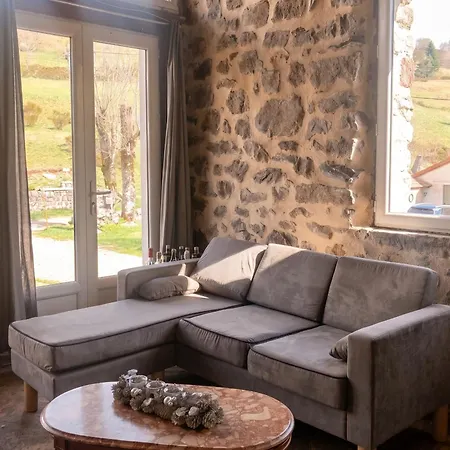 Maison Confortable Avec Jardin A Borne 80 M² Boree