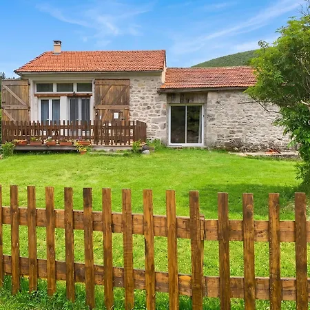 Maison Confortable Avec Jardin A Borne 80 M²